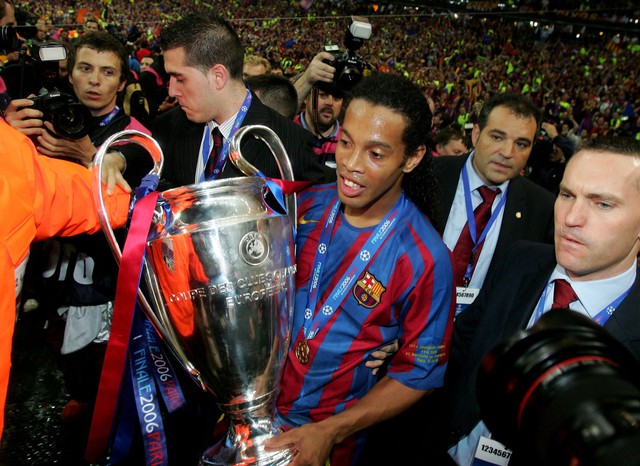 Ronaldinho: Đỉnh cao và vực sâu - Huyền thoại sống giữa vinh quang cùng bóng tối- Ảnh 1.