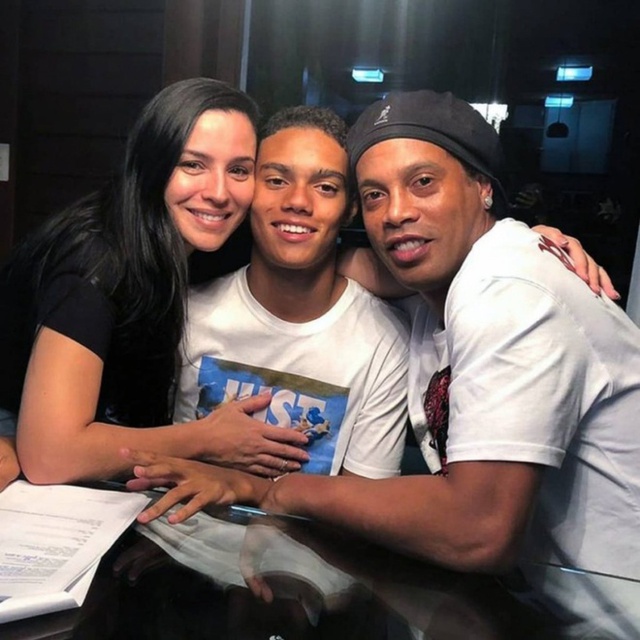 Ronaldinho: Đỉnh cao và vực sâu - Huyền thoại sống giữa vinh quang cùng bóng tối- Ảnh 6.