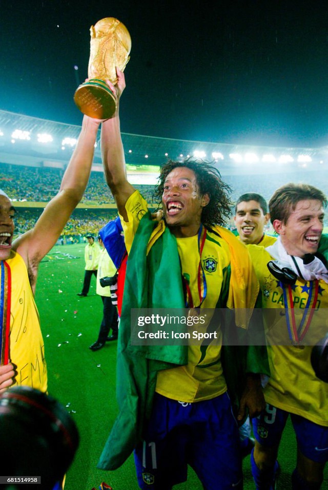 Ronaldinho: Đỉnh cao và vực sâu - Huyền thoại sống giữa vinh quang cùng bóng tối- Ảnh 3.
