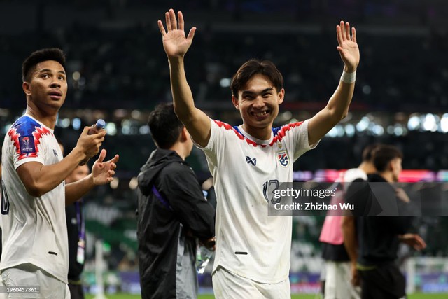 Tuyển Thái Lan "ngáng đường" Saudi Arabia; Indonesia giành vé vào vòng 1/8 theo kịch bản nghẹt thở- Ảnh 1.