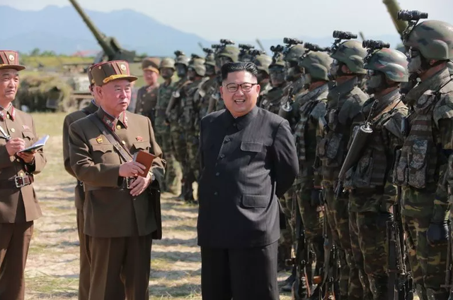 Bình Nhưỡng tuyên bố 'đẩy nhanh chuẩn bị chiến tranh': Quân đội Triều Tiên và Hàn Quốc, ai mạnh hơn ai?- Ảnh 1.