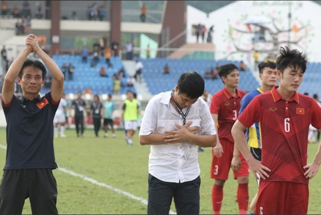 Từ Hữu Thắng đến HLV Troussier: Gạt phăng "thế hệ vàng" đầy tài năng, để rồi nhận về cái kết đắng- Ảnh 1.