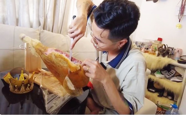 Thịt đùi ủ muối Tây Ban Nha người siêu giàu Việt Nam mới dám ăn, anh nông dân ở châu Phi mua về nhai chơi- Ảnh 4.