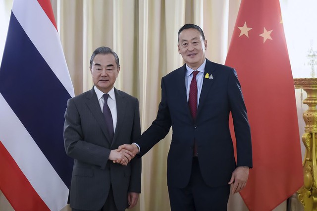 Siêu dự án băng qua 2 nước ASEAN bị chậm trễ: Trung Quốc hối thúc láng giềng của Việt Nam- Ảnh 1.