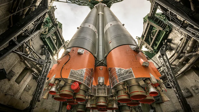 Bức ảnh quyền lực: Tên lửa Nga lọt vào ống kính của "tay bắn tỉa" NASA- Ảnh 1.