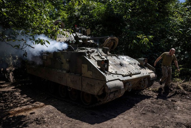 Cận cảnh 'sát thủ xe tăng' của Mỹ công phá lực lượng Nga, chỉ huy Ukraine nói lính Nga sợ hãi- Ảnh 1.