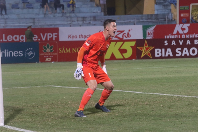 Trước giờ ra mắt tuyển Việt Nam, thủ môn Filip Nguyễn nhờ đến sự trợ giúp của chuyên gia tâm lý từ châu Âu- Ảnh 1.