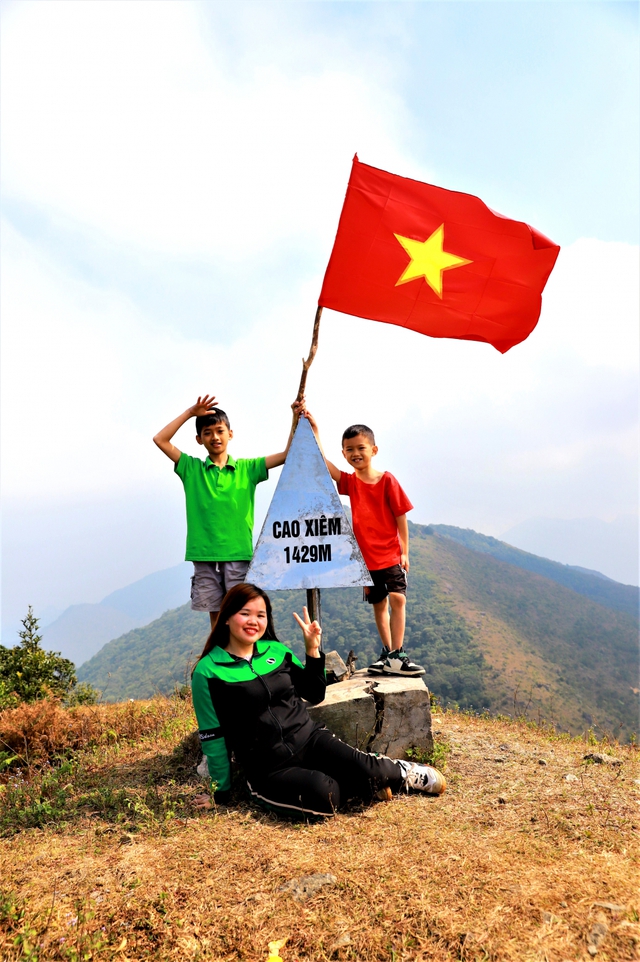 Ngoài biển, Quảng Ninh còn có một vùng núi hoang sơ được ví như "Sa Pa thu nhỏ", cách Hạ Long hơn 100km - Ảnh 3.