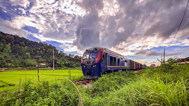 Chuyến tàu đi 160km, vé chỉ từ 60.000 đồng: Du khách trầm trồ vì đích đến từng đón nguyên thủ nổi tiếng - Ảnh 1.