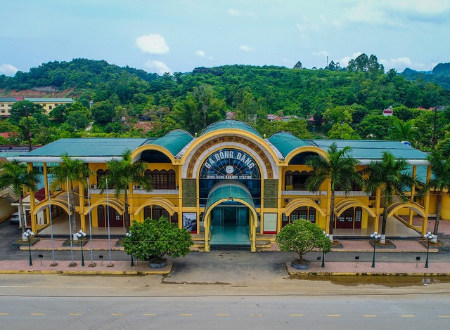 Chuyến tàu đi 160km, vé chỉ từ 60.000 đồng: Du khách trầm trồ vì đích đến từng đón nguyên thủ nổi tiếng - Ảnh 2.