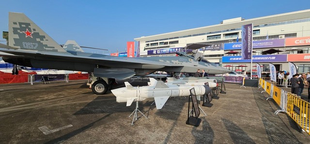  Su-57 “quyến rũ” Airshow China 2024, thành công “chốt đơn hàng” đầu tiên - Ảnh 3.