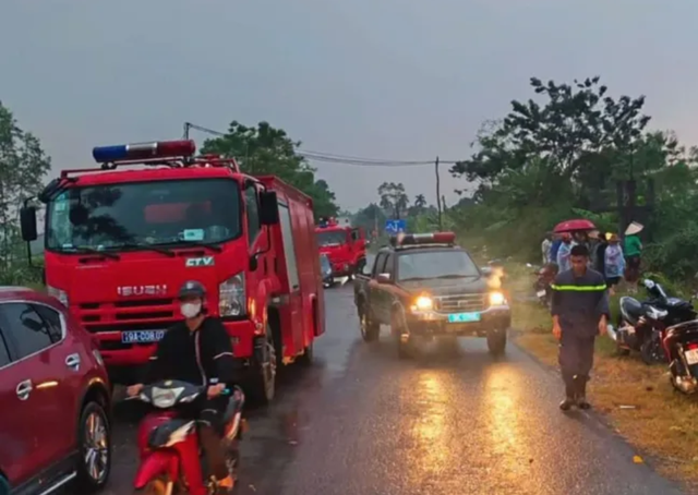 Tìm thấy thi thể 1 nữ sinh trong vụ 5 học sinh mất tích khi tắm sông ở Phú Thọ - Ảnh 1.