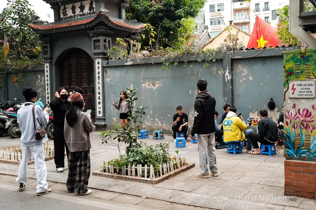 Đã tìm ra quán trà đá Sơn Tùng ngồi, rất nhiều người tranh thủ tới trải nghiệm - Ảnh 5.