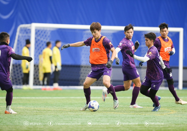 TRỰC TIẾP Việt Nam 1-0 Daegu FC: Quang Hải ghi bàn thắng đẹp mắt - Ảnh 1.