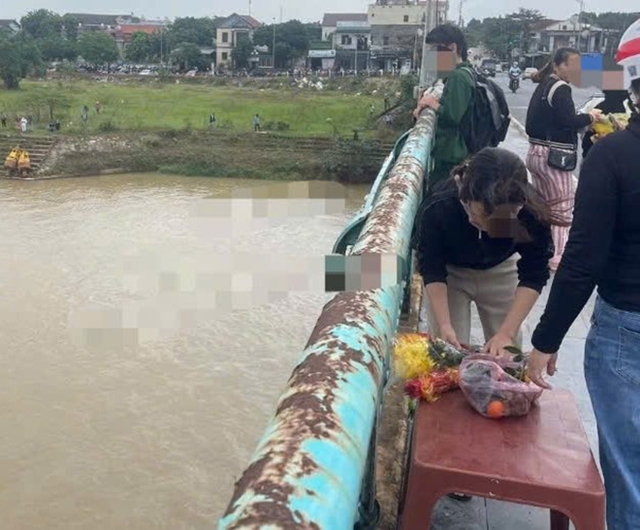 Vụ đôi nam nữ nghi nhảy sông tự tử: Bất ngờ phát hiện thi thể người nữ trong một phòng trọ - Ảnh 1.