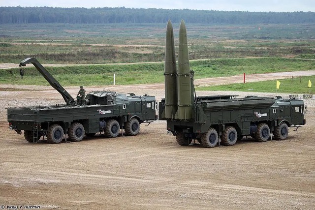 Algeria khoe Iskander, đáp trả HIMARS của nước láng giềng - Ảnh 2.