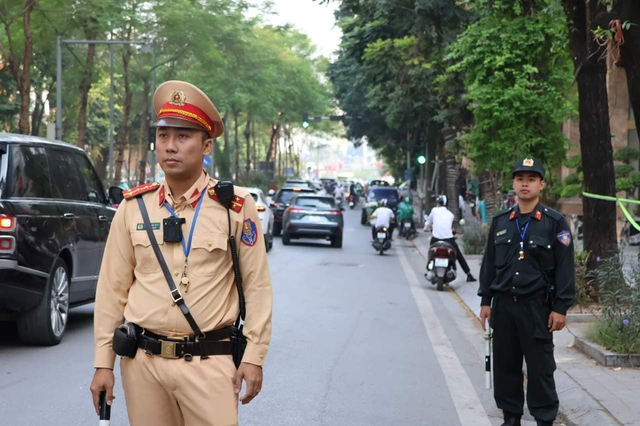 Hà Nội: 10 tổ công tác đặc biệt xử lý hàng loạt hành vi 'làm ảo thuật' với biển số xe ô tô, xe máy - Ảnh 1.