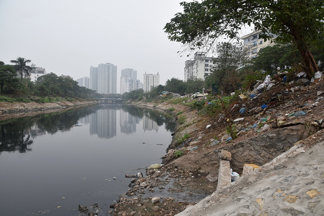 Vì sao công trình giải cứu 'dòng sông chết' của Thủ đô phải lùi tiến độ 2 năm, giảm vốn 5.190 tỷ đồng? - Ảnh 4.