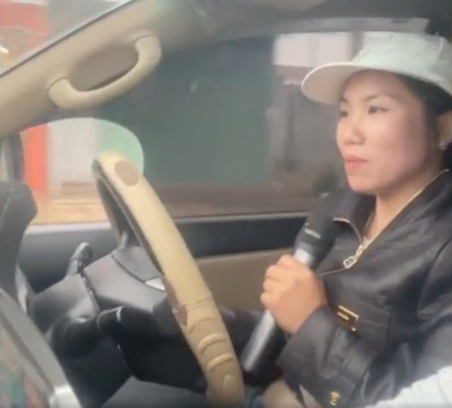 Hé lộ lời nói không thành thật của chủ nhà hàng vừa lái xe vừa hát karaoke - Ảnh 2.
