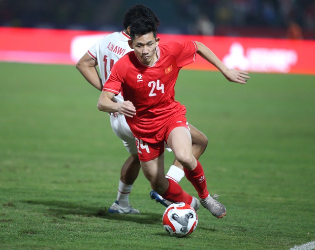 TRỰC TIẾP Việt Nam vs Indonesia: Tuyển Việt Nam chơi tấn công dồn dập - Ảnh 1.