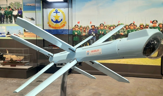 Tự hào UAV chiến đấu cảm tử "made by Vietnam": Tốc độ bay 100-120km/h, mang đầu nổ 1,2kg - Ảnh 1.