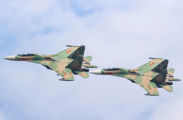 Doanh nghiệp n&agrave;o sản xuất &ldquo;Hổ mang ch&uacute;a&rdquo; SU-30MK2 vừa bay tr&ecirc;n bầu trời  Việt Nam?