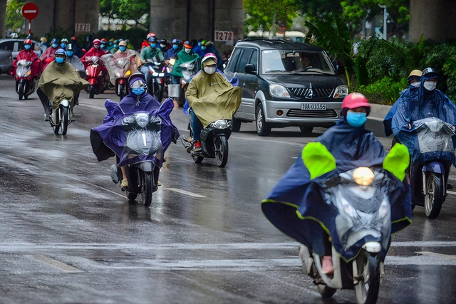 Tin gió mùa đông bắc mới nhất: Đêm nay và ngày mai, nhiều nơi mưa rất to - Ảnh 1.