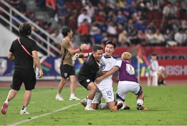 TRỰC TIẾP Thái Lan 3-1 Philippines: Thái Lan dẫn bàn nghẹt thở trong hiệp phụ - Ảnh 5.