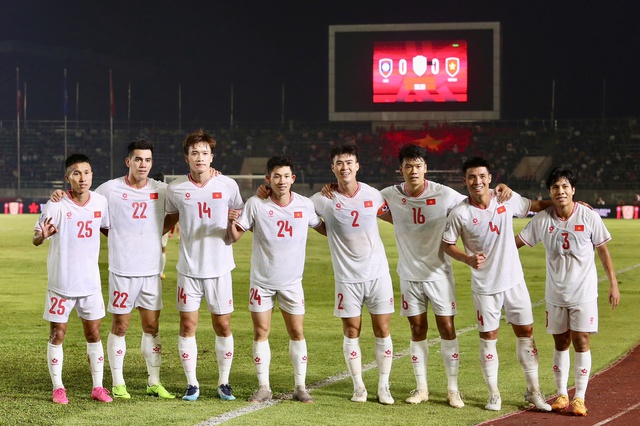 TRỰC TIẾP Việt Nam 2-0 Lào: Tuyển Việt Nam liên tục ghi bàn - Ảnh 1.