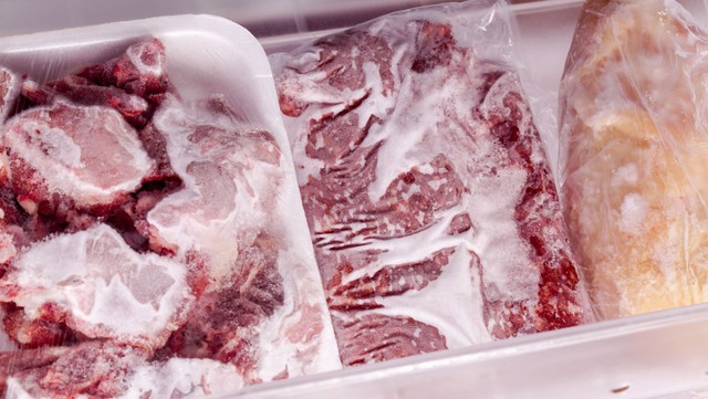 Sai lầm khi bảo quản thịt lợn khiến thịt dễ nhiễm khuẩn, tăng nguy cơ ngộ độc: Ai cũng nên biết để tránh- Ảnh 2.