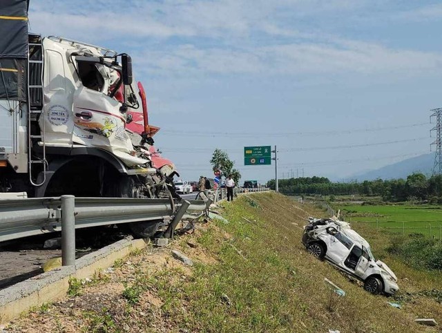 Thủ tướng chỉ đạo khẩn liên quan vụ TNGT đặc biệt nghiêm trọng trên cao tốc Cam Lộ - La Sơn - Ảnh 1.