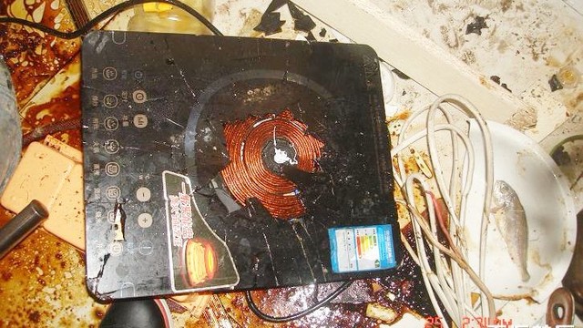 Sau khi tắt bếp từ, nếu rút điện ngay thì bạn đang làm sai: Tưởng an toàn nhưng lại dễ châm ngòi cháy nổ- Ảnh 1.