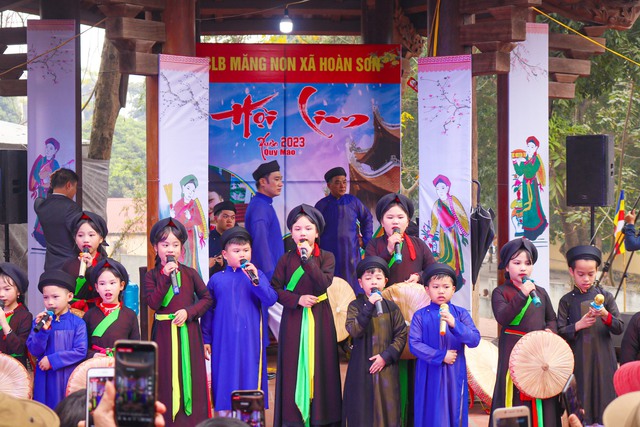 Lễ hội nổi tiếng ở tỉnh nhỏ nhất Việt Nam, hút hàng vạn khách trong 2 ngày, cách Hà Nội chưa tới 50km
- Ảnh 4.