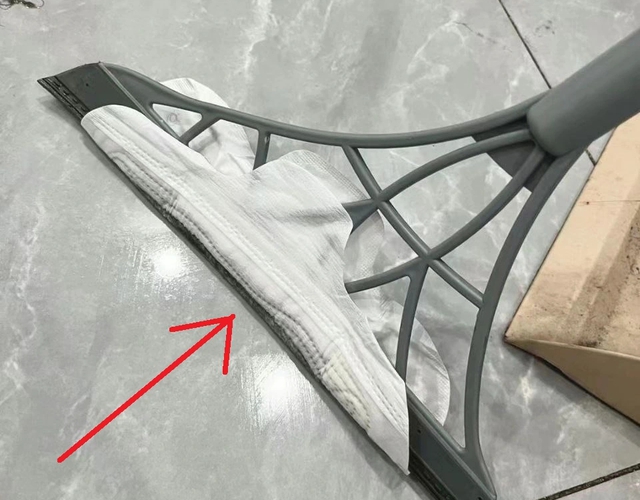 Độc lạ chống nồm sàn nhà bằng băng vệ sinh: Netizen tung hô cách làm thông minh, thực hư hiệu quả ra sao?- Ảnh 3.