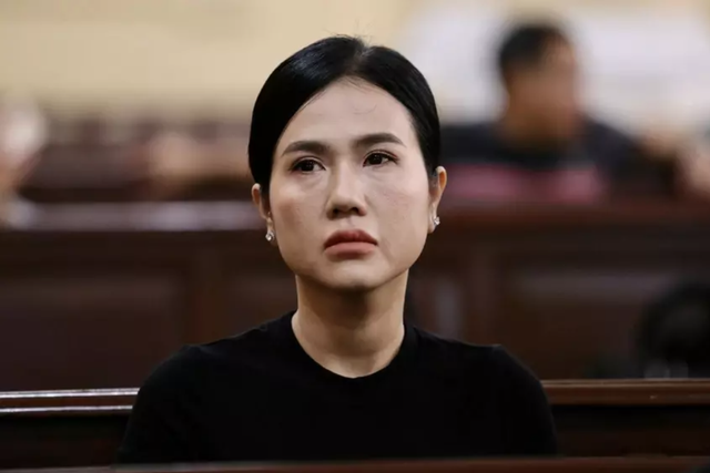 Ngọc Trinh được gia đình và bạn bè đến đón, về nhà đón Tết sau hơn 3 tháng bị tạm giam- Ảnh 2. Ngọc Trinh được gia đình và bạn bè đến đón, về nhà đón Tết sau hơn 3 tháng bị tạm giam- Ảnh 2.