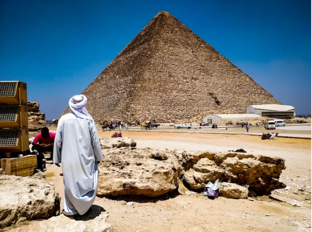 Bên trong kim tự tháp Ai Cập trông như thế nào? Du khách đúc kết 1 câu khiến ai cũng bất ngờ- Ảnh 2.