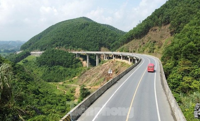 5 tuyến đường trị giá hàng chục nghìn tỷ ở Việt Nam, thường gọi là cao tốc nhưng chỉ có 2 làn xe- Ảnh 5.