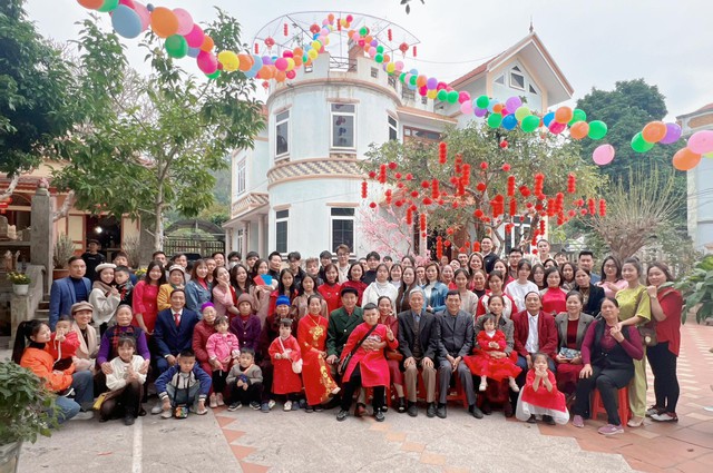 Đại gia đình ở Thái Nguyên có 160 người: Họ hàng quên tên nhau, chóng mặt vì khoản phát lì xì- Ảnh 1.