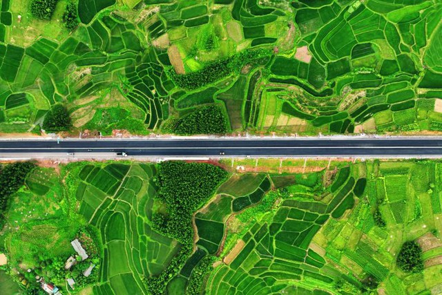 Tỉnh đầu tiên ở Việt Nam tự làm đường cao tốc và kỳ tích trong chiến dịch 