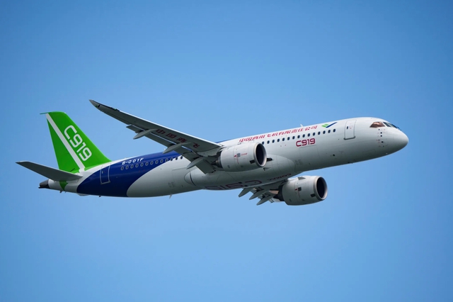 Máy bay Trung Quốc vừa đến Việt Nam có cạnh tranh được với “siêu phẩm” Boeing 737 Max 8?- Ảnh 1.
