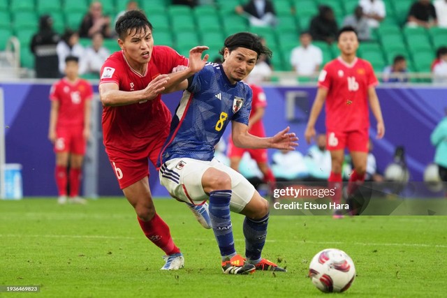 Bộ đôi “cận vệ Rồng” hứa hẹn giúp HLV Troussier tái hiện kỳ tích tại vòng loại World Cup- Ảnh 1.