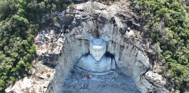Bức tượng Phật trên vách núi của Việt Nam: Vì sao vượt Lạc Sơn Đại Phật để phá kỷ lục thế giới?- Ảnh 1.