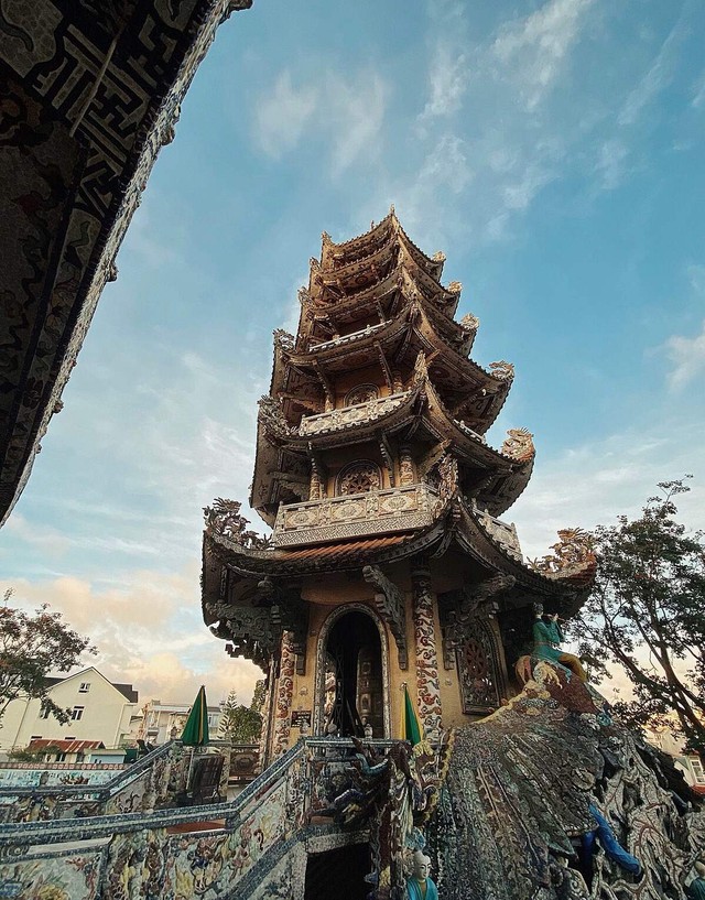 Sử dụng hàng triệu mảnh sành sứ, ngôi chùa cách trung tâm Đà Lạt 8km giữ tới 11 kỷ lục Việt Nam- Ảnh 7.