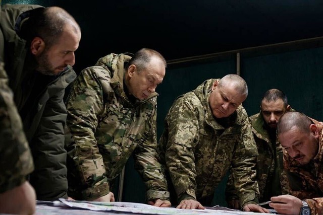 5 vạn quân Nga bẻ gãy phòng tuyến Robotyne: Tổng Tư lệnh Ukraine tới chảo lửa, công bố quyết định cấp bách- Ảnh 3.
