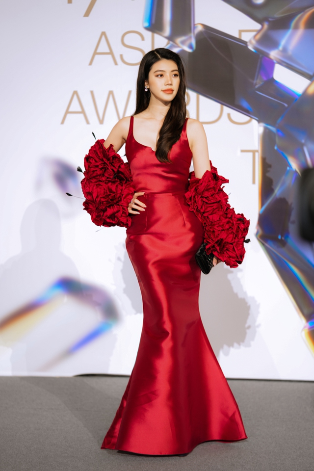 Jolie Nguyễn đọ sắc cùng loạt sao quốc tế trên thảm đỏ Liên hoan phim châu Á- Ảnh 5.