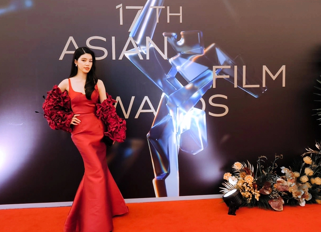 Jolie Nguyễn đọ sắc cùng loạt sao quốc tế trên thảm đỏ Liên hoan phim châu Á- Ảnh 1.