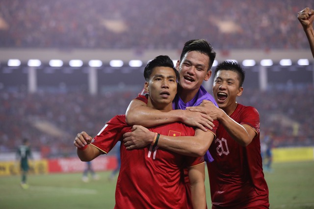 Đội hình đội tuyển Việt Nam vs Indonesia: HLV Troussier gạch tên trò cưng, dùng 