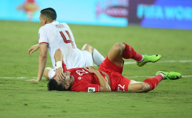 CĐV Việt Nam bị đánh chảy máu đầu ngay tại sân Mỹ Đình trong ngày đội nhà thua Indonesia- Ảnh 6.