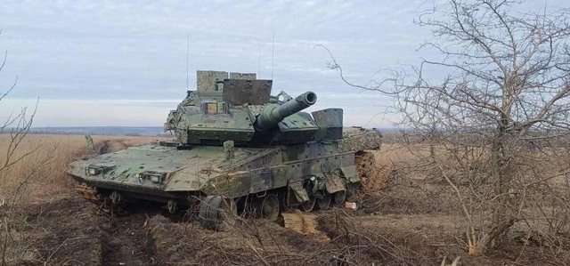 Quân Nga vừa bắt sống được xe tăng NATO 'ngầu' hơn cả Leopard 2, điều đó có nghĩa lý gì?- Ảnh 3.