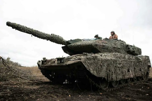 Quân Nga vừa bắt sống được xe tăng NATO 'ngầu' hơn cả Leopard 2, điều đó có nghĩa lý gì?- Ảnh 2.